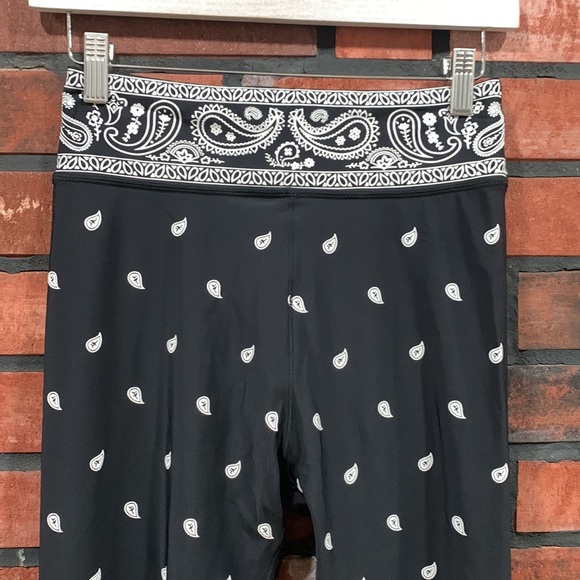 Adam Selman Sport Bandana Printed Hi Rise Legging - Picture 6 of 11